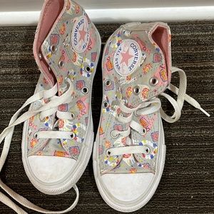 Girls converse